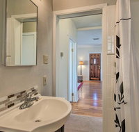 Updated Silver City Cottage - Walk Downtown! - Accommodation Los Angeles