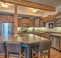 Updated Townhome w/ Hot Tub - Walk to Downtown! - Accommodation Los Angeles