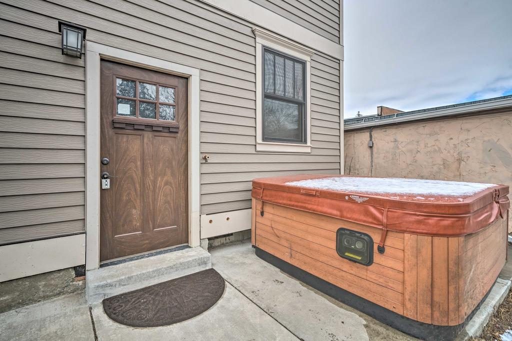 Updated Townhome W/ Hot Tub - Walk To Downtown! - thumb 1