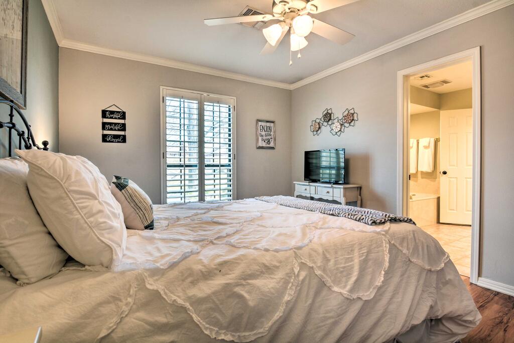 Upscale House With Pool - By Historic Route 66! - thumb 0