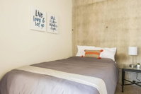 Urban Chic Loft - Walk to River B1 Accommodation Los Angeles
