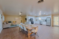 Vacation Texas House 5 min to Fiesta Texas  SeaWorld with GameRoom Accommodation Los Angeles