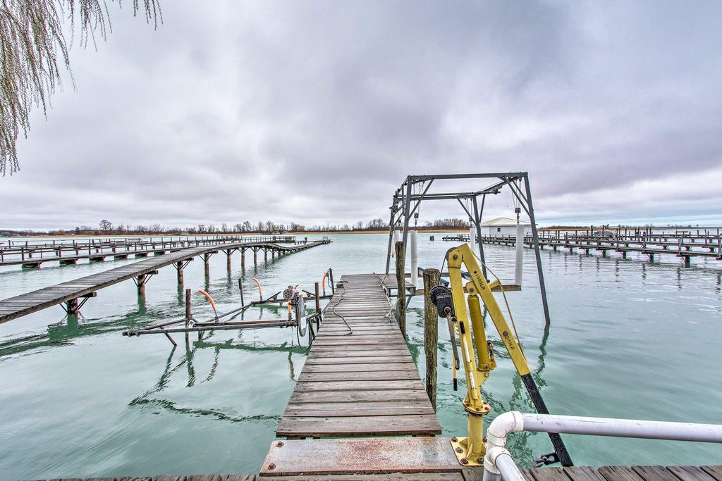 Waterfront Algonac House With Deck & Grill! - thumb 1
