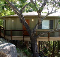 Waterfront Bungalow steps from Lake Travis, pool & hot tub, next to marina (#4) - Accommodation Los Angeles