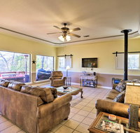 Waterfront Granbury Home with 3 Decks and Lake Access! - Accommodation Los Angeles