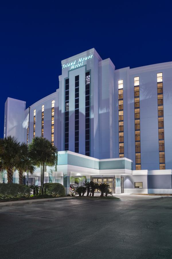 The Island House Hotel A Doubletree By Hilton - thumb 1