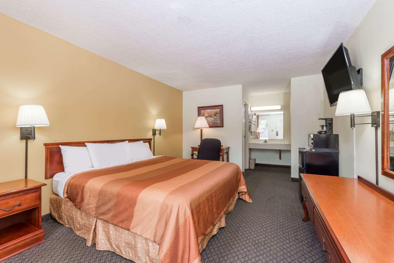 Days Inn By Wyndham Fort Payne - thumb 25