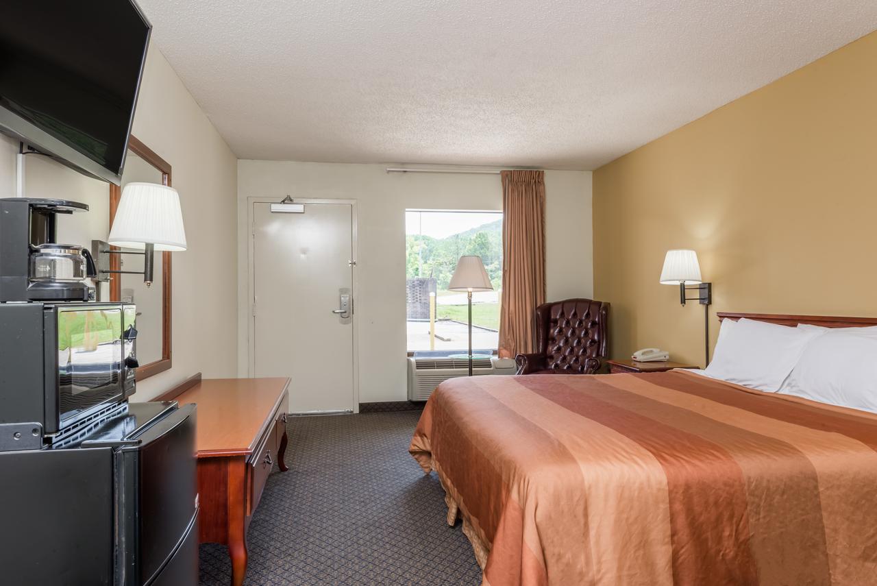 Days Inn By Wyndham Fort Payne - thumb 1
