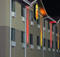 Super 8 by Wyndham Tuscaloosa - Accommodation Los Angeles