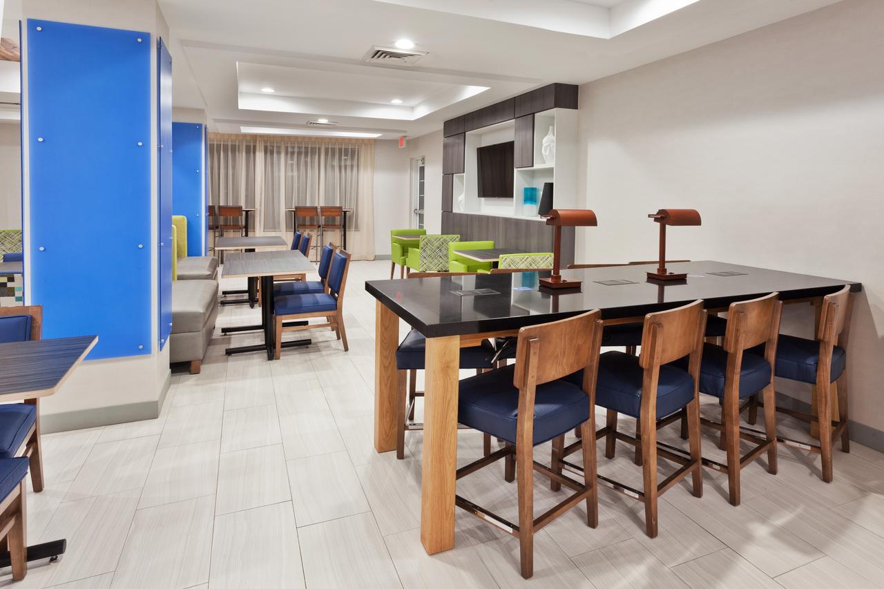 Holiday Inn Express Hotel & Suites Dothan North - thumb 26