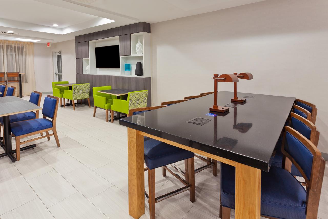 Holiday Inn Express Hotel & Suites Dothan North - thumb 12