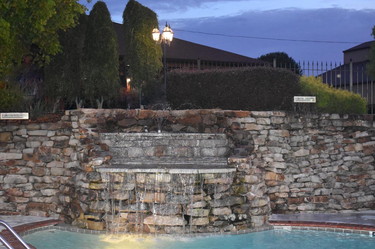 Gadsden Inn And Suites - thumb 9