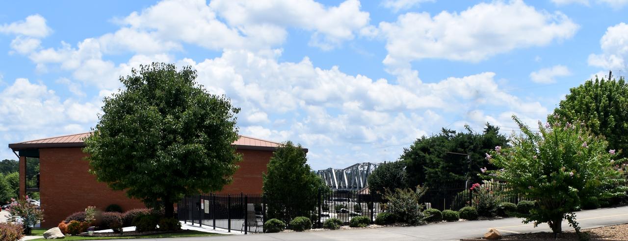 Gadsden Inn And Suites - thumb 21
