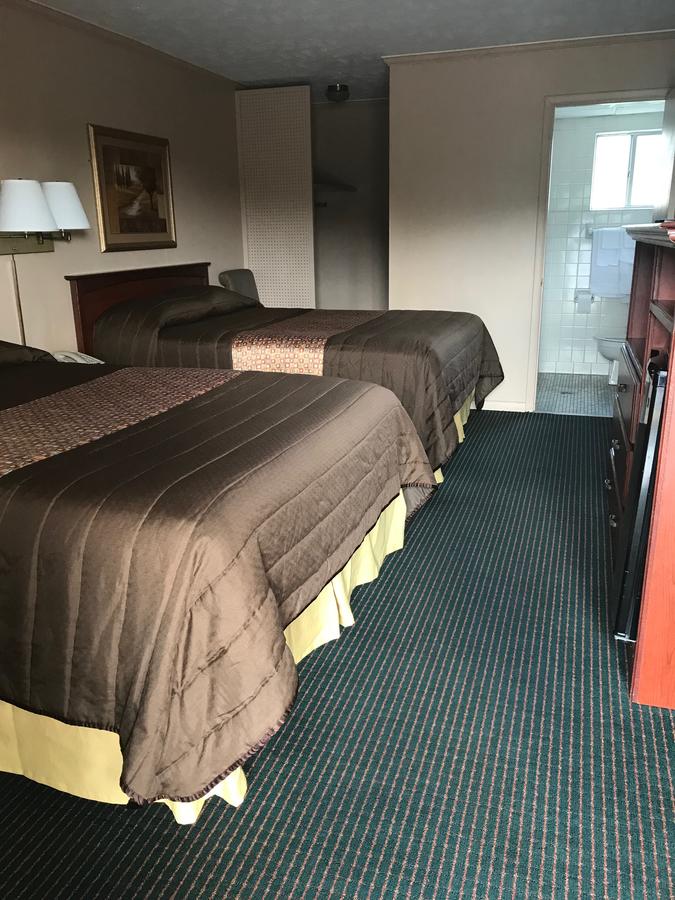 Redwood Inn - thumb 7