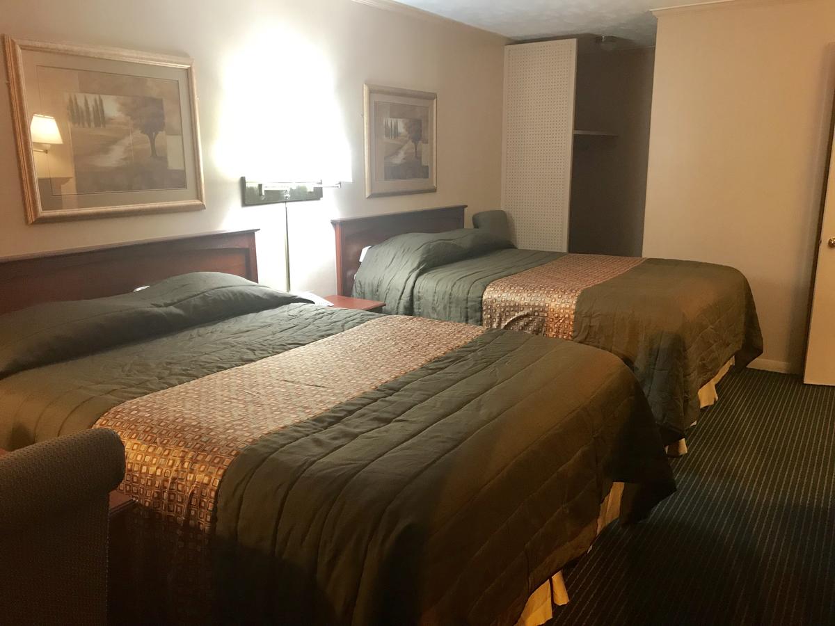 Redwood Inn - thumb 10