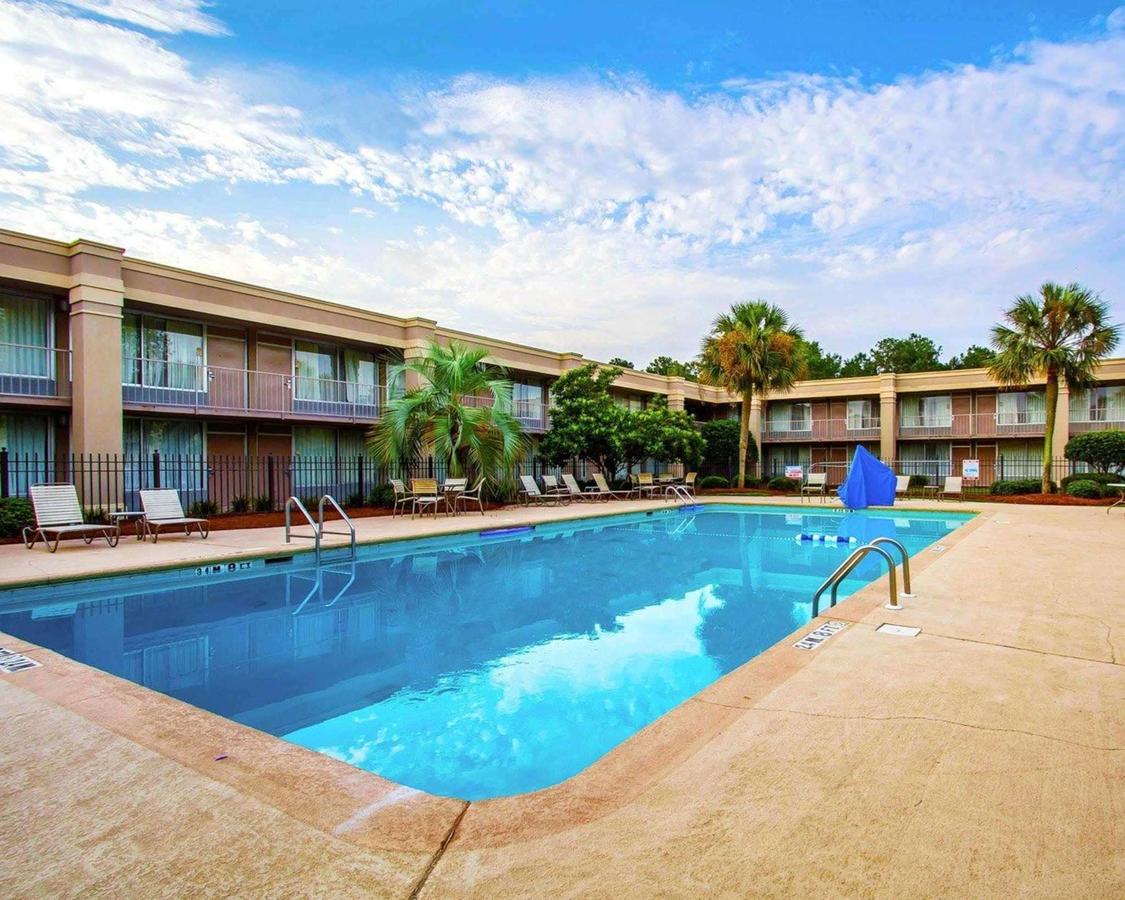 Clarion Inn & Suites Dothan South - thumb 20