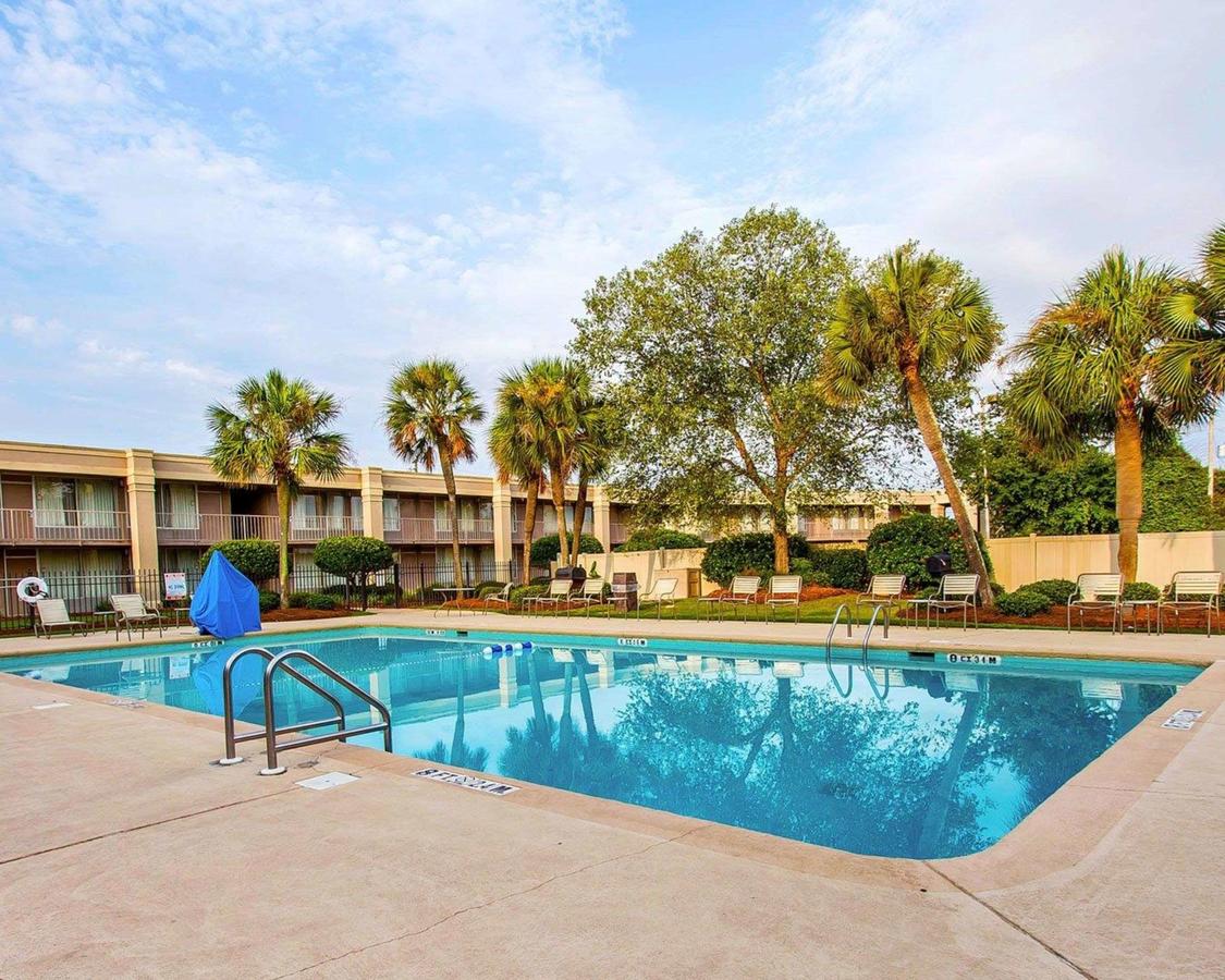 Clarion Inn & Suites Dothan South - thumb 28