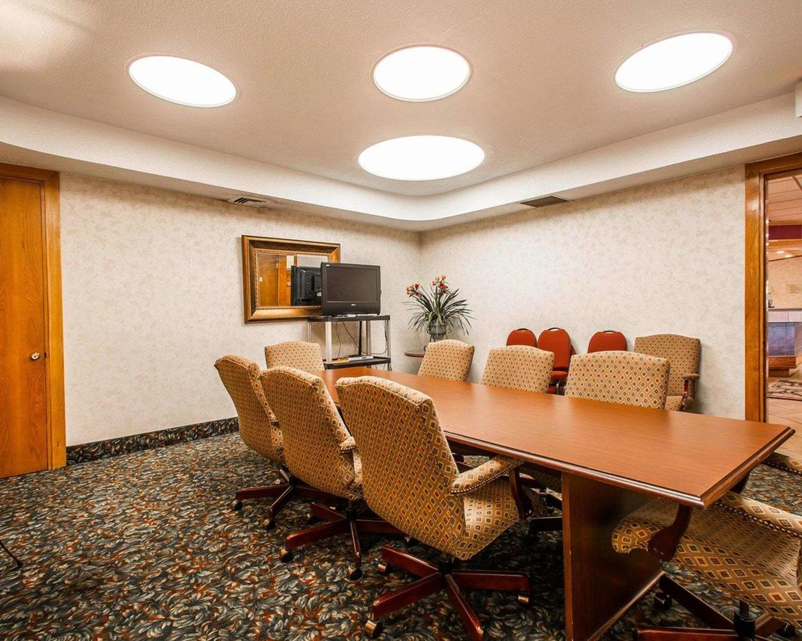 Clarion Inn & Suites Dothan South - thumb 24