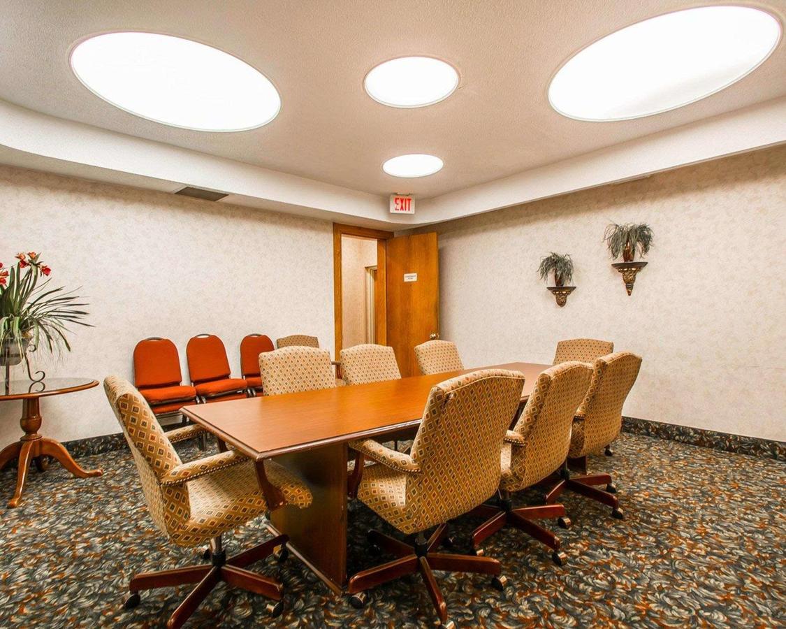 Clarion Inn & Suites Dothan South - thumb 4