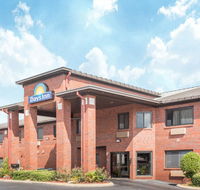 Days Inn by Wyndham Phenix City Near Fort Benning - Accommodation Los Angeles