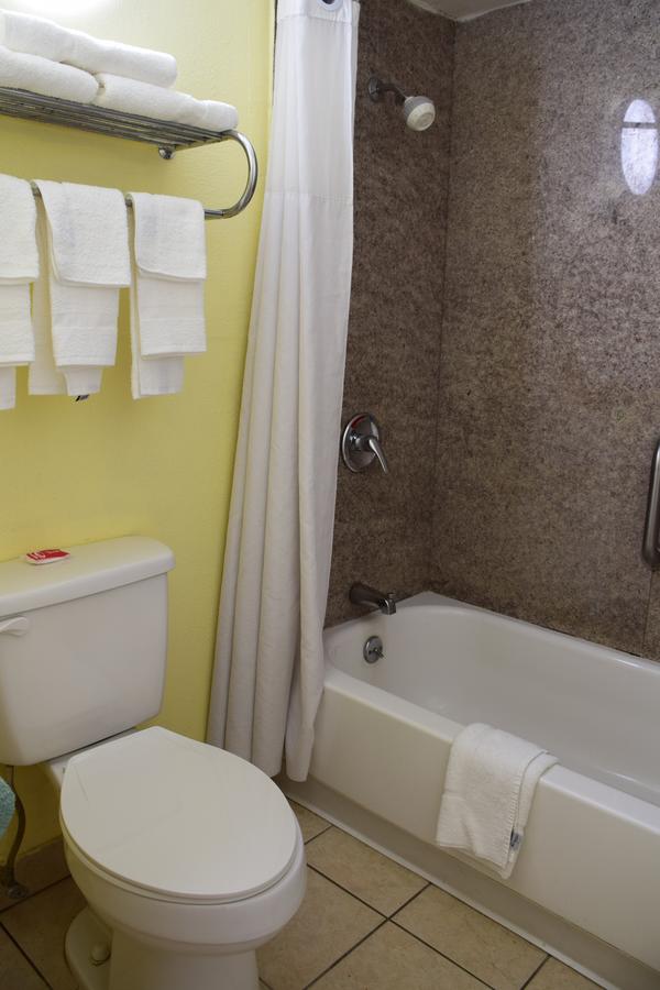 Econo Lodge Gadsden - Attalla - thumb 9