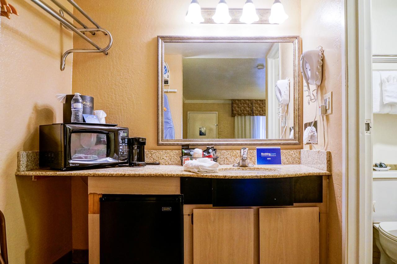 Hotel Tempe/Phoenix Airport InnSuites Hotel & Suites - thumb 22