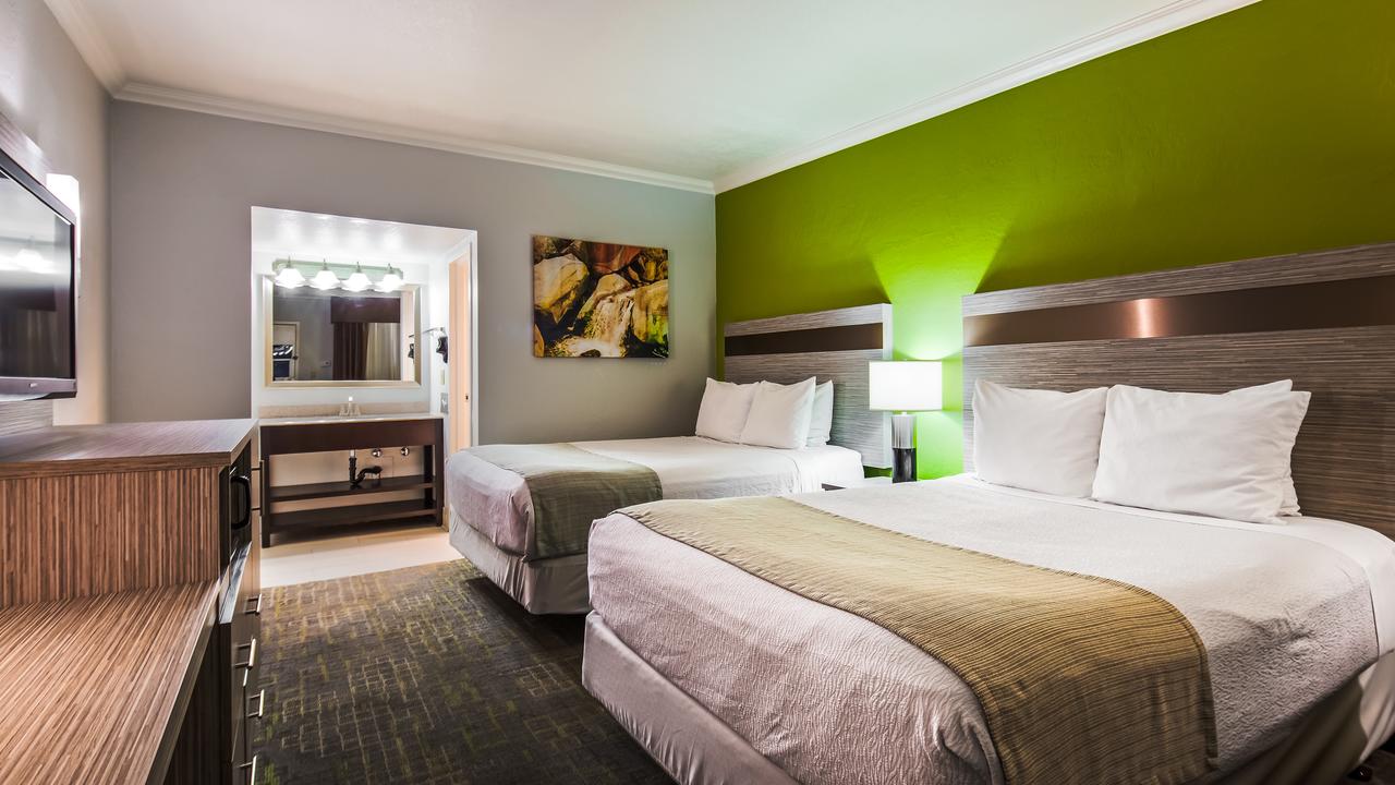 Best Western InnSuites Phoenix Hotel & Suites - thumb 9