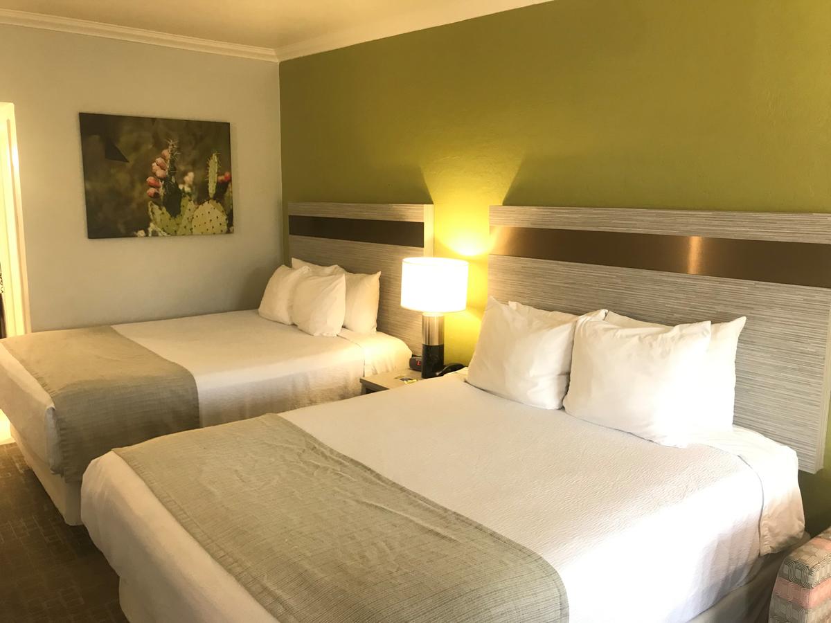 Best Western InnSuites Phoenix Hotel & Suites - thumb 24