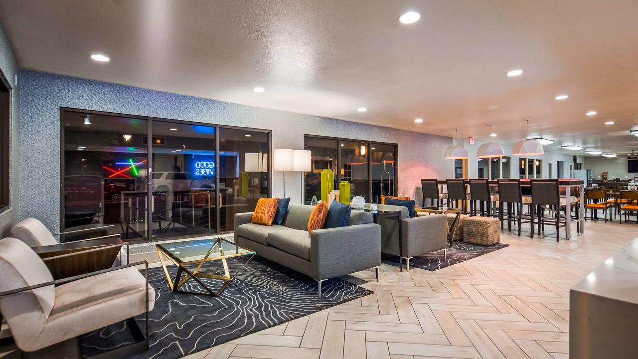 Best Western InnSuites Phoenix Hotel & Suites - thumb 34
