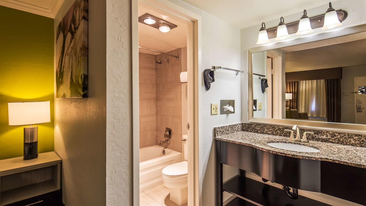 Best Western InnSuites Phoenix Hotel & Suites - thumb 5