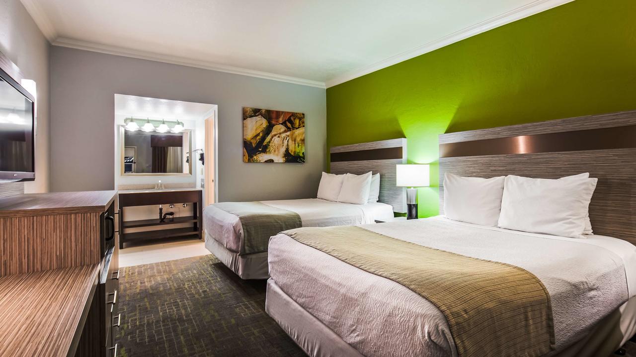Best Western InnSuites Phoenix Hotel & Suites - thumb 35