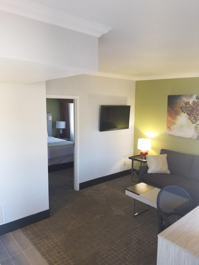 Best Western InnSuites Phoenix Hotel & Suites - thumb 14