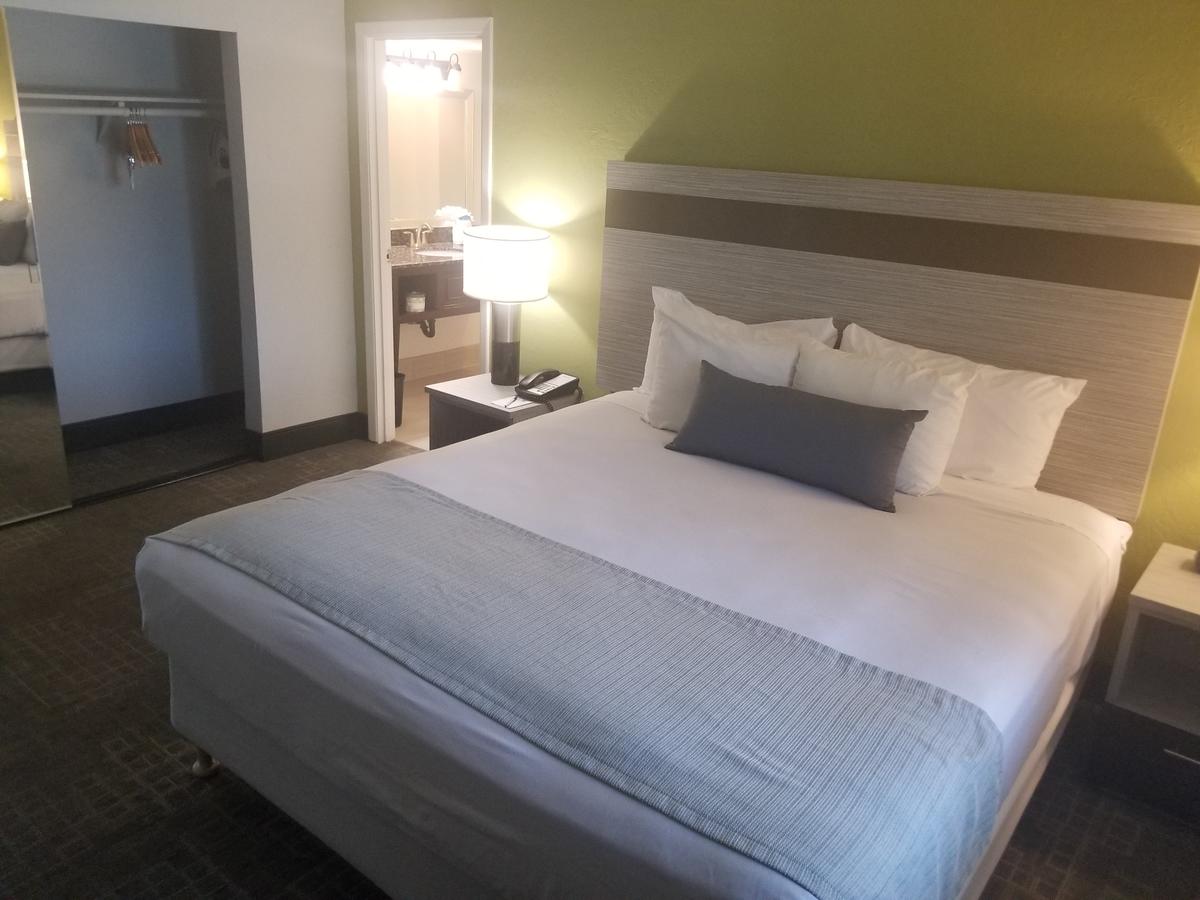 Best Western InnSuites Phoenix Hotel & Suites - thumb 15