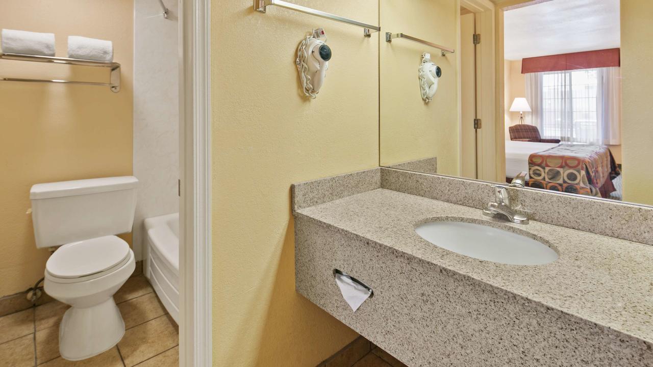 Best Western Desert Inn - thumb 9