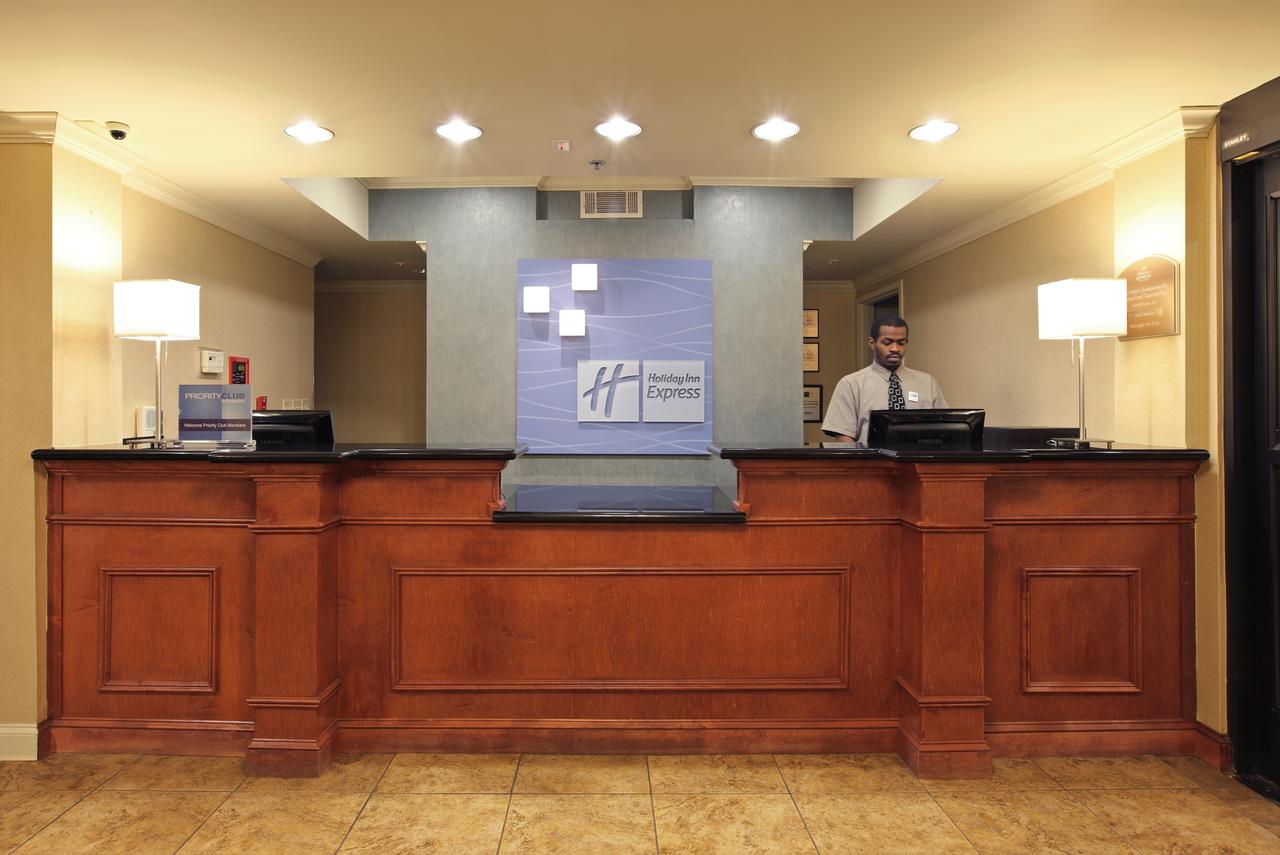 Holiday Inn Express & Suites Pine Bluff/Pines Mall - thumb 17