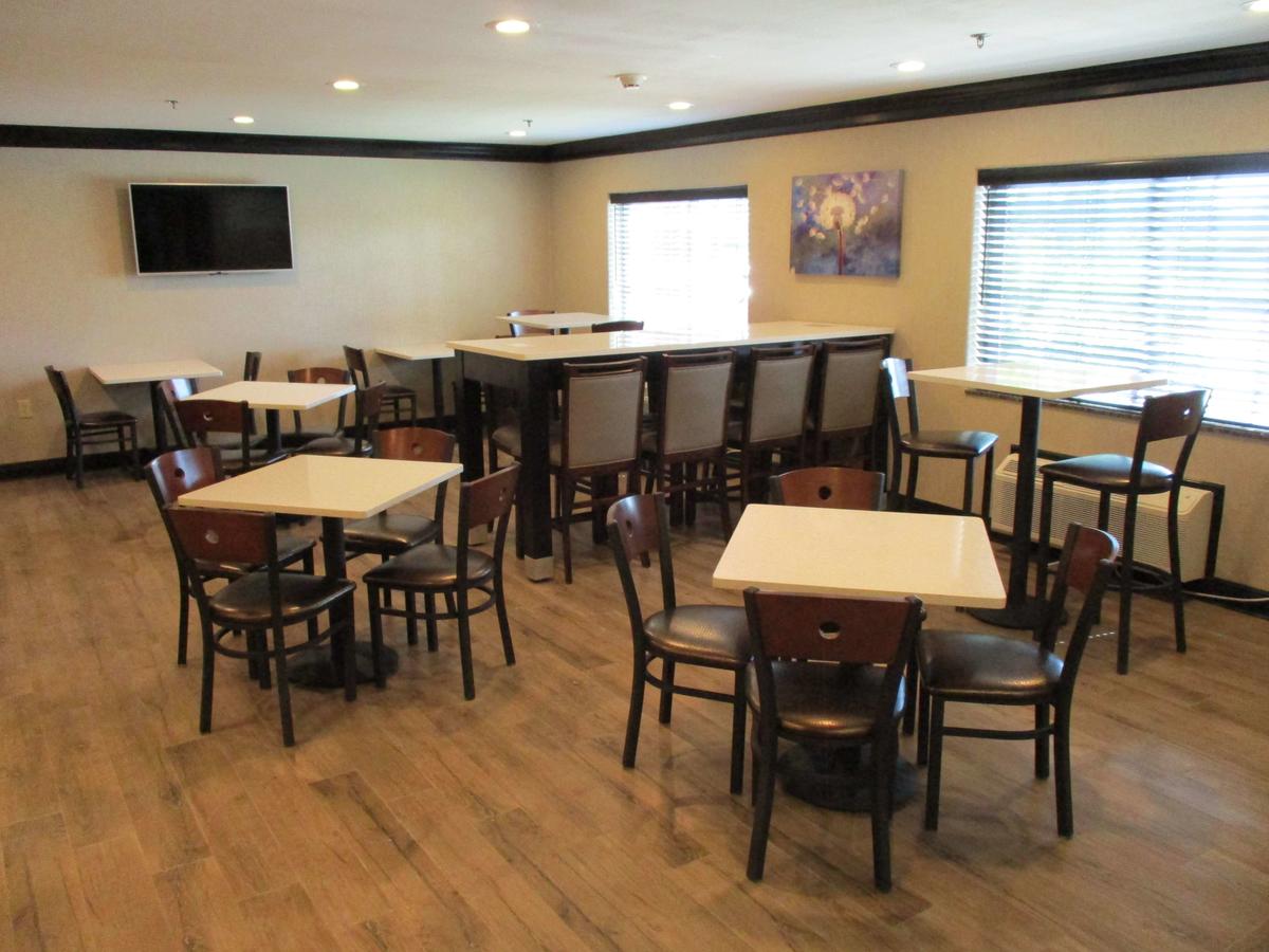 Best Western Presidential Hotel & Suites - thumb 26
