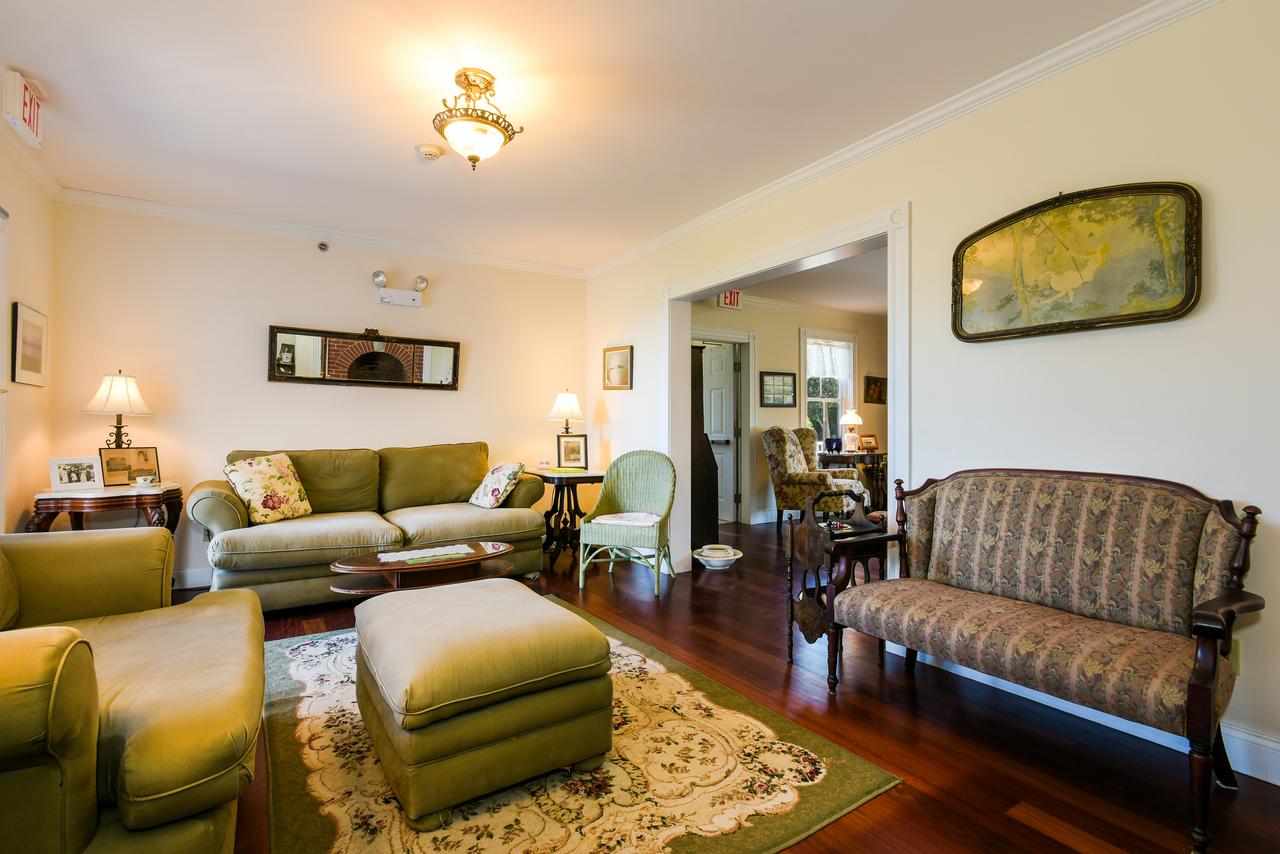 Payne's Harbor View Inn - thumb 17