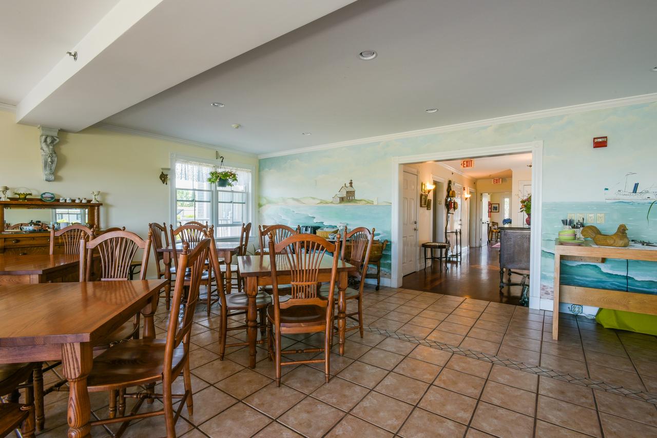 Payne's Harbor View Inn - thumb 9