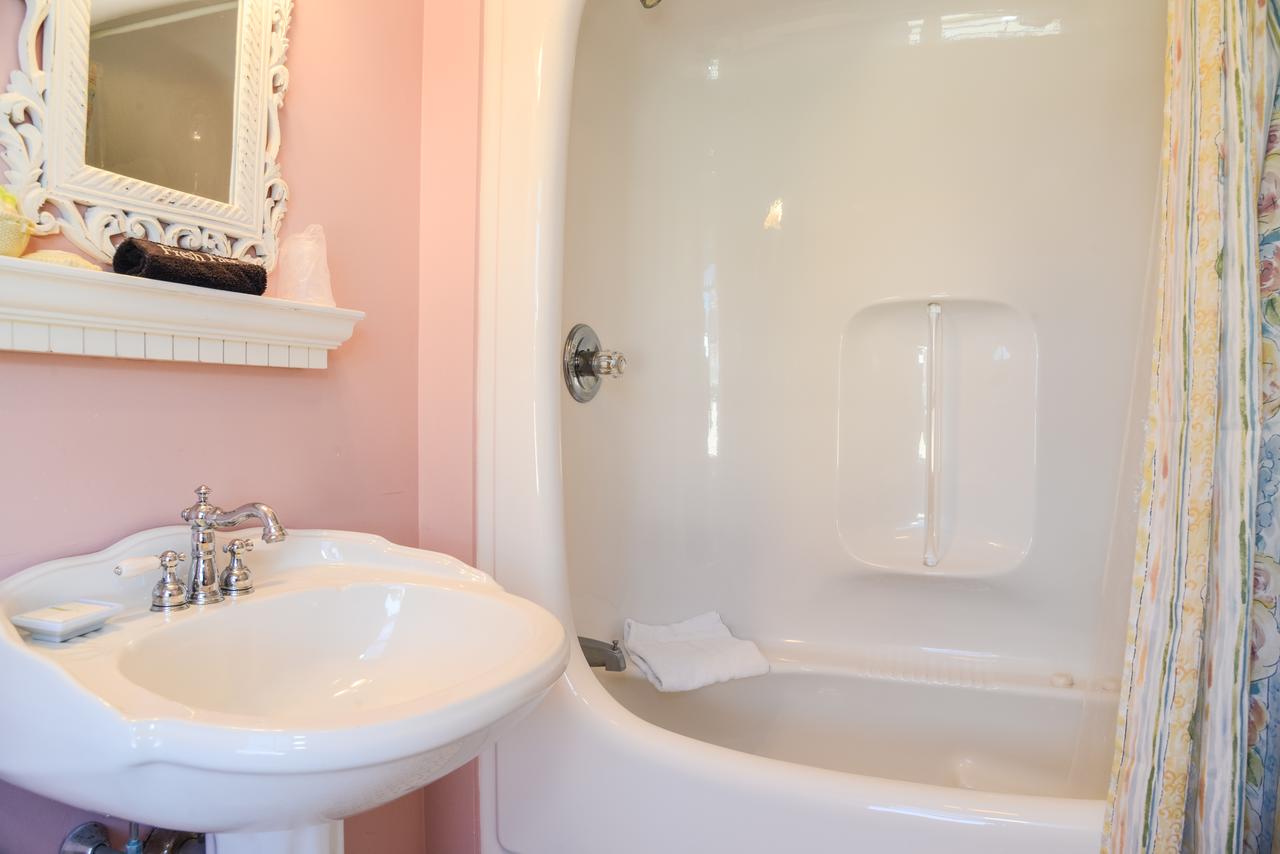 Payne's Harbor View Inn - thumb 5