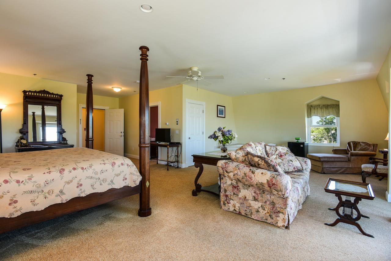 Payne's Harbor View Inn - thumb 33