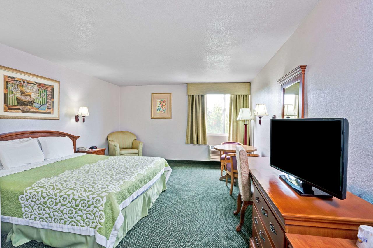 Days Inn & Suites By Wyndham Fullerton - thumb 16