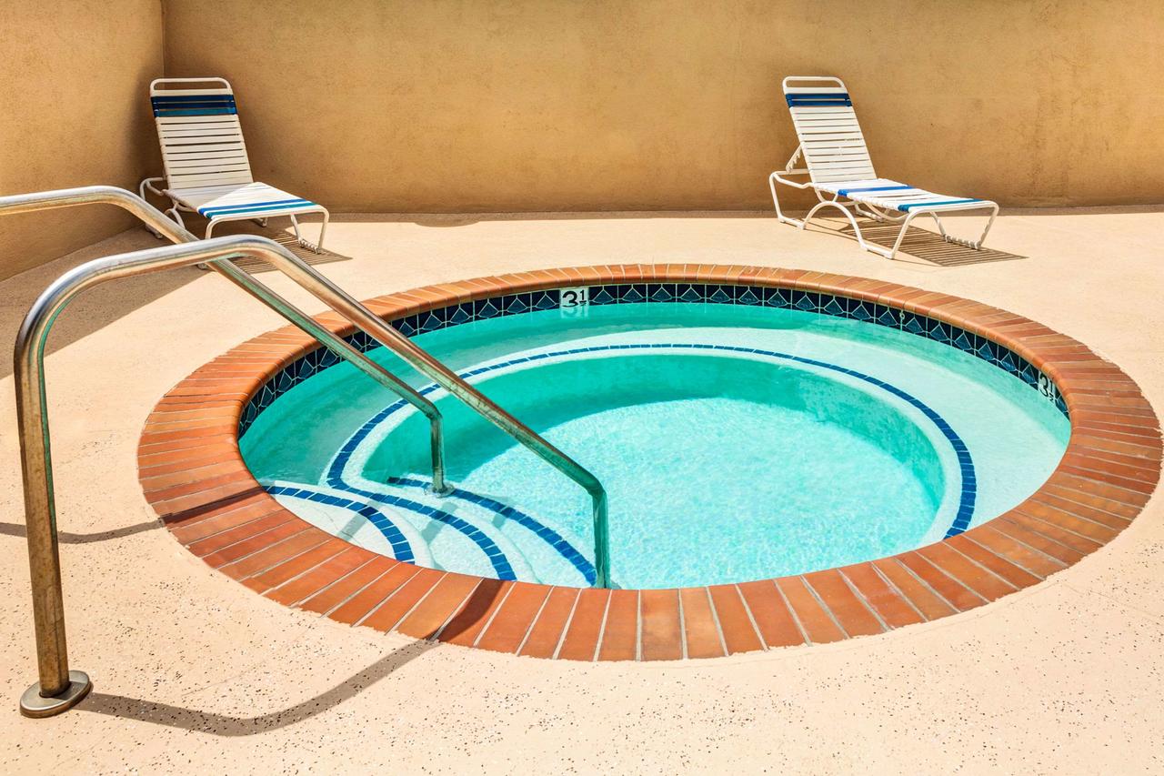Days Inn & Suites By Wyndham Fullerton - thumb 12
