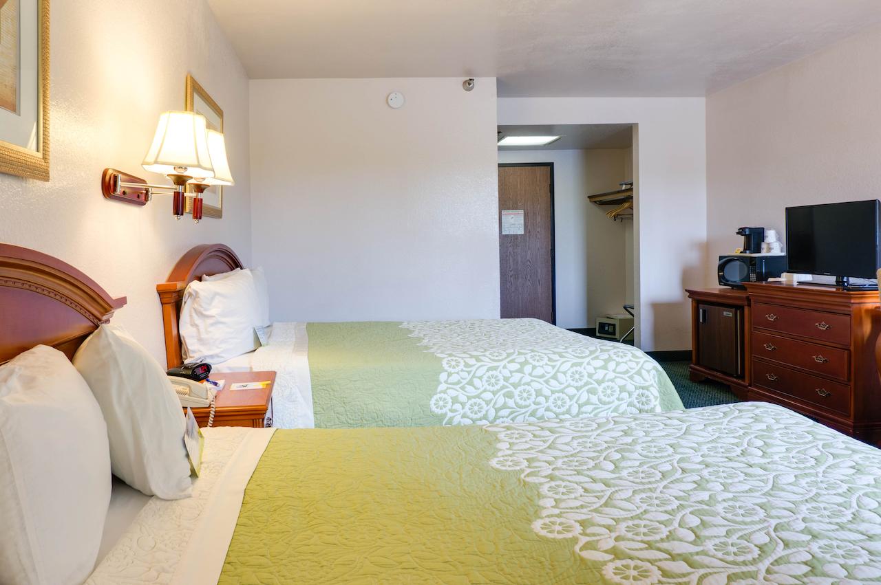 Days Inn & Suites By Wyndham Fullerton - thumb 8