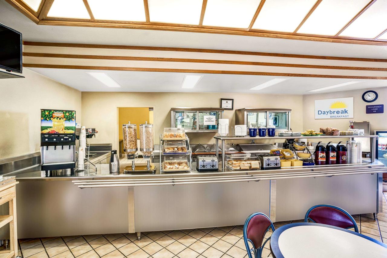 Days Inn & Suites By Wyndham Fullerton - thumb 18