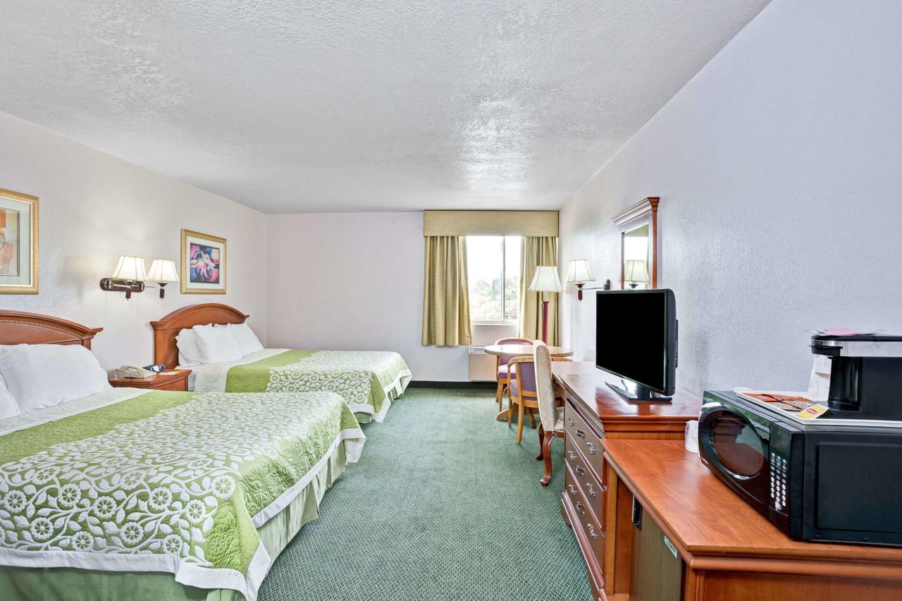 Days Inn & Suites By Wyndham Fullerton - thumb 14
