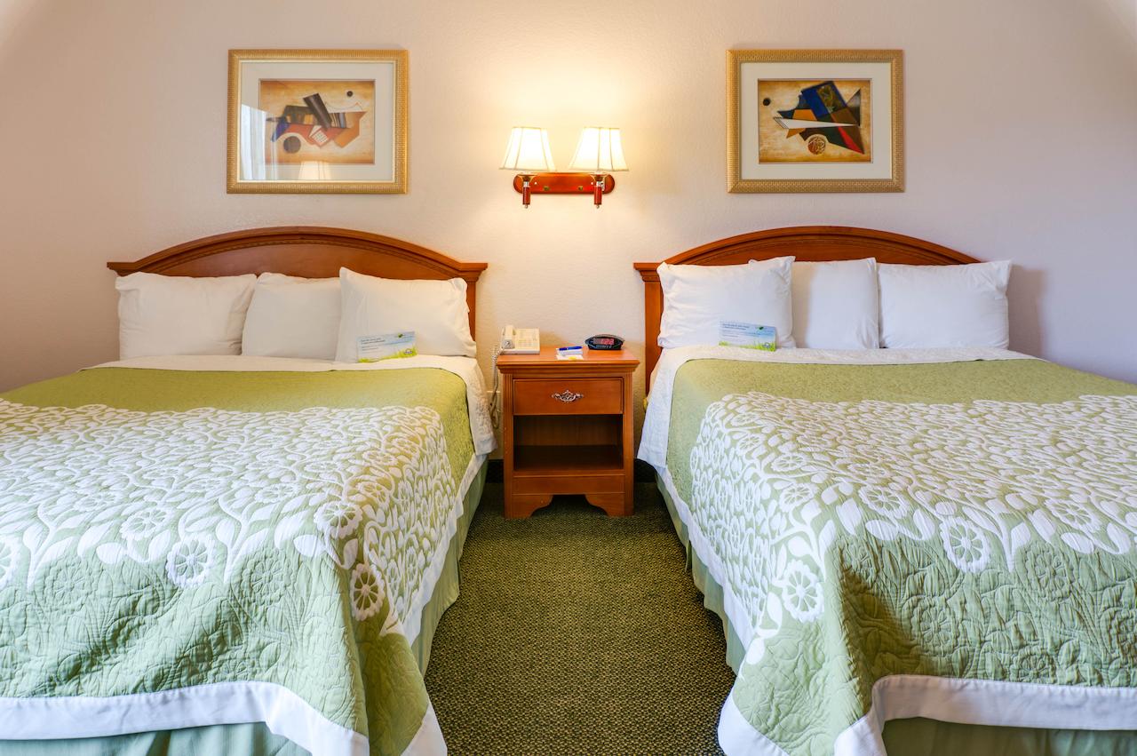 Days Inn & Suites By Wyndham Fullerton - thumb 3