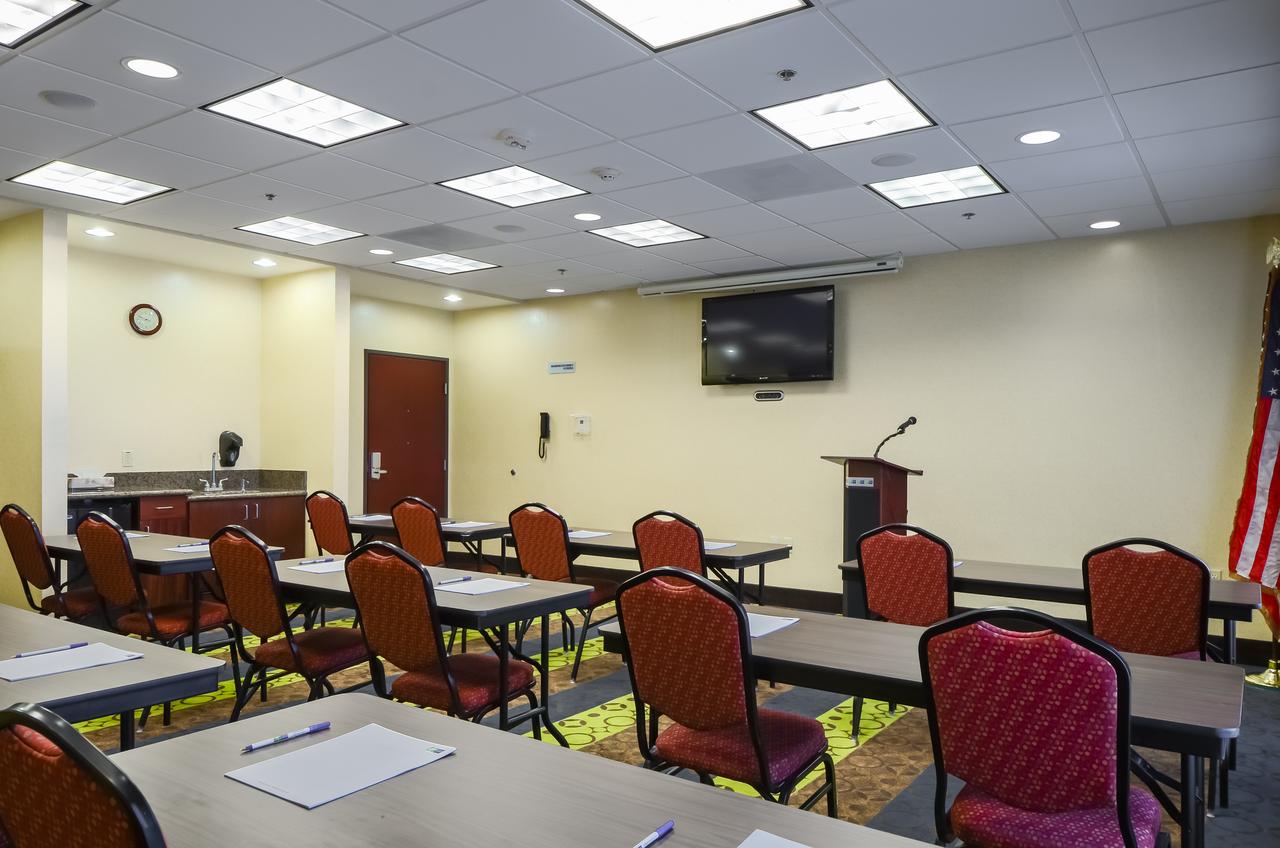 Holiday Inn Express Hotel & Suites Twentynine Palms - thumb 38