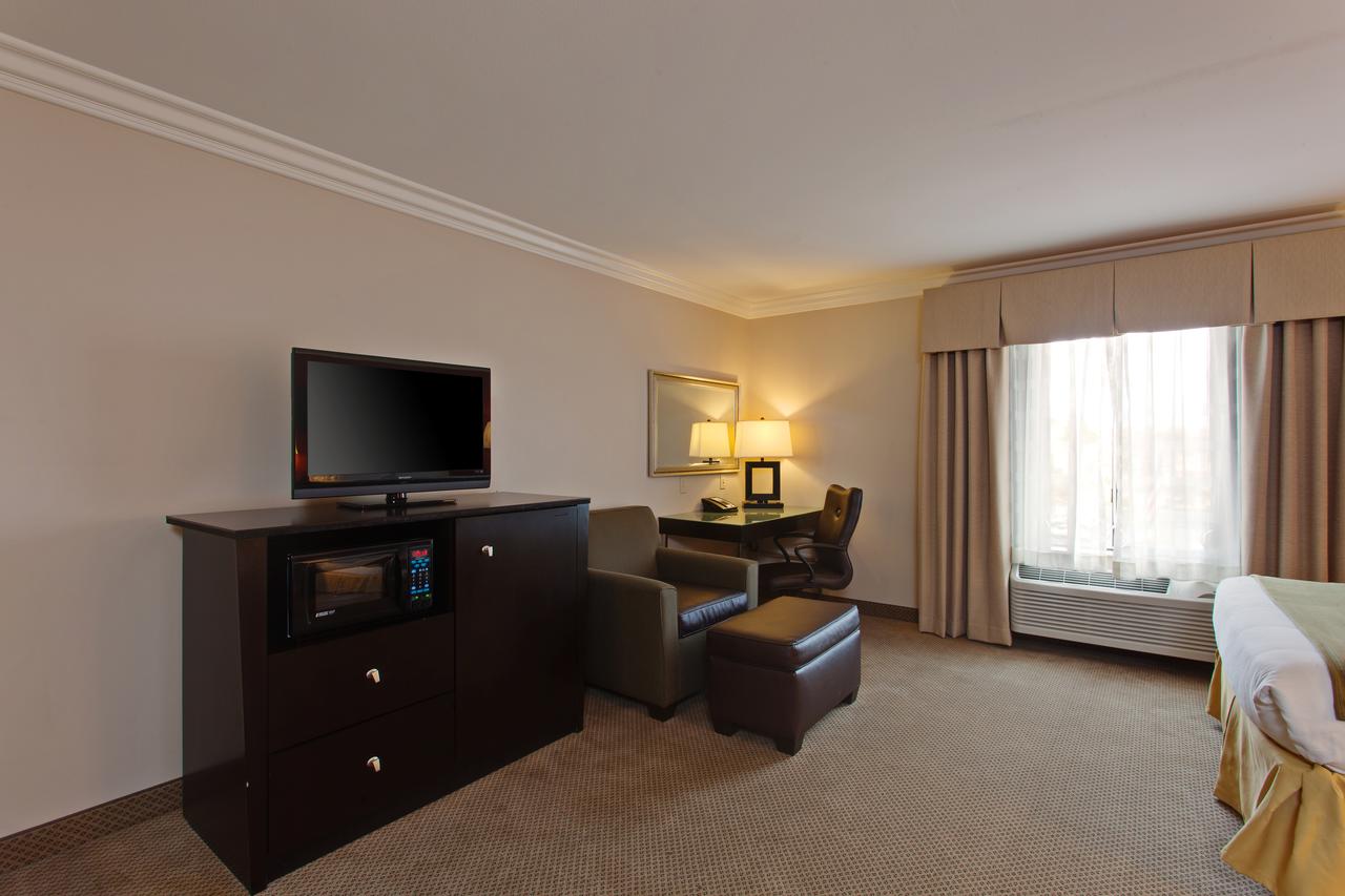 Holiday Inn Express Hotel & Suites Twentynine Palms - thumb 1