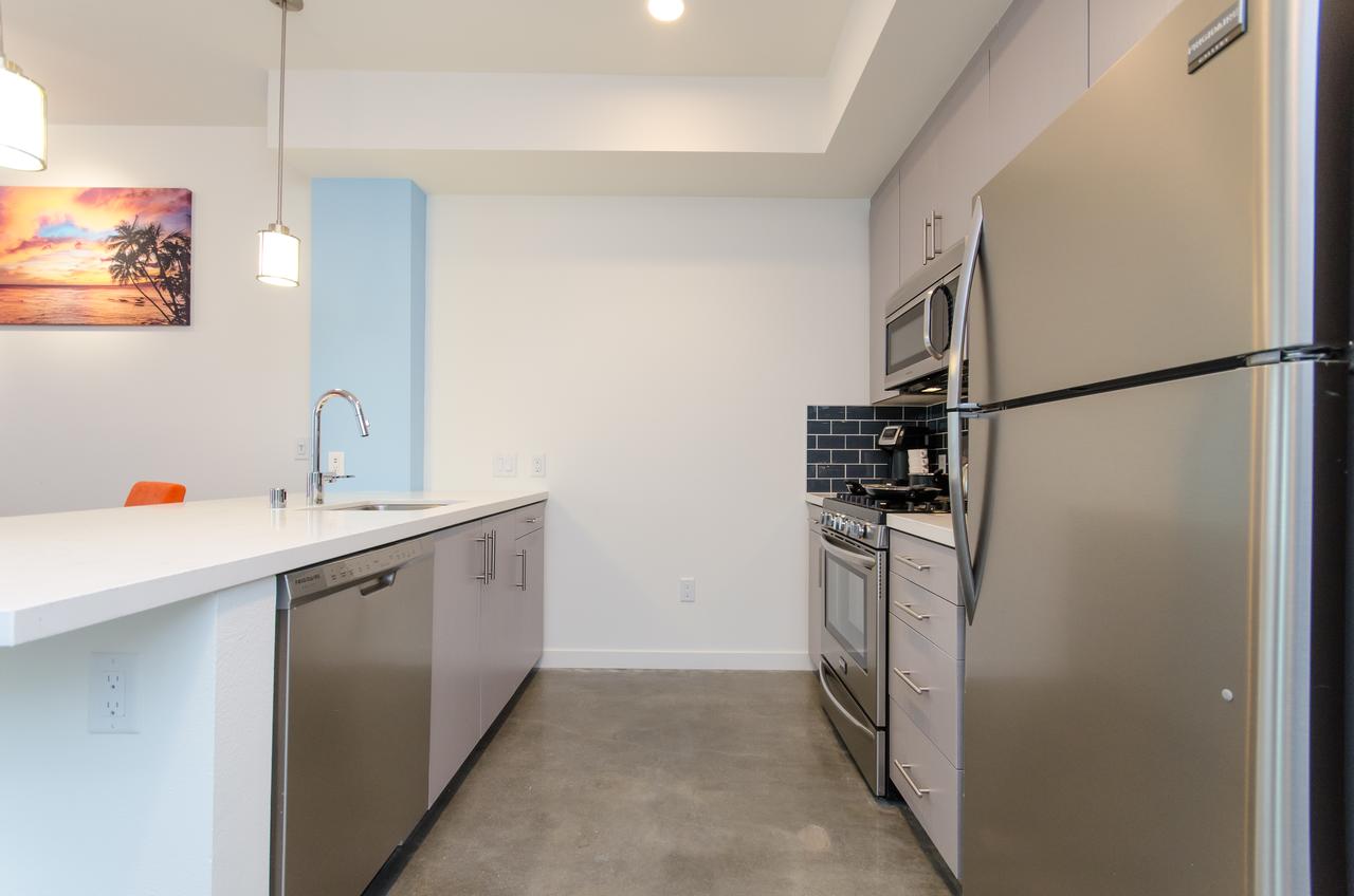 Wilshire West Suites - thumb 30