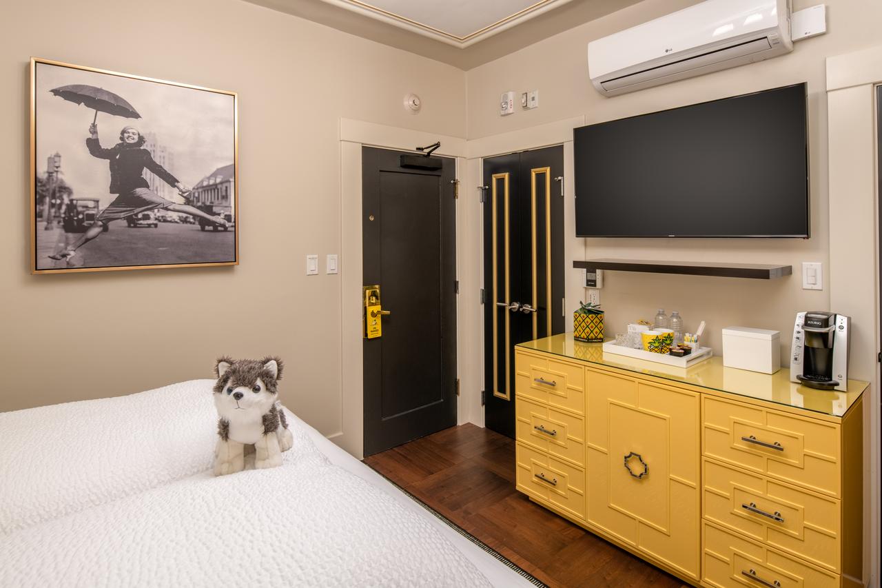 Staypineapple, An Elegant Hotel, Union Square - thumb 1